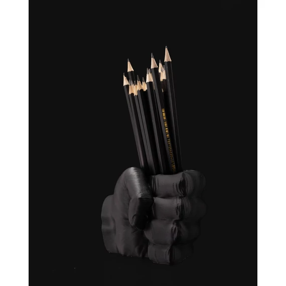 Ceruza tartó kéz